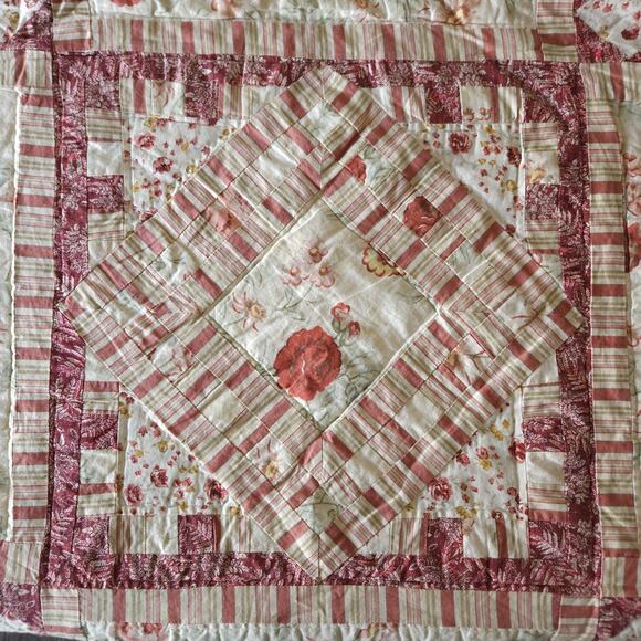 Handmade Patchwork Quilt Blanket Twin Red Floral Reversible Christmas 66x84 - Picture 6 of 11
